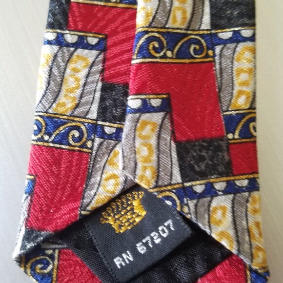 COUNTESS MARA 1938 SILK TIE|VINTAGE SCROLL MOTIF|MADE IN USA |STATEMENT ELEGANCE - Picture 8 of 10